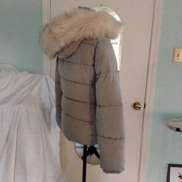 Women's NWOT Topshop gray puffer Jacket with faux fur trim & silver hardware Sz - Picture 3 of 6